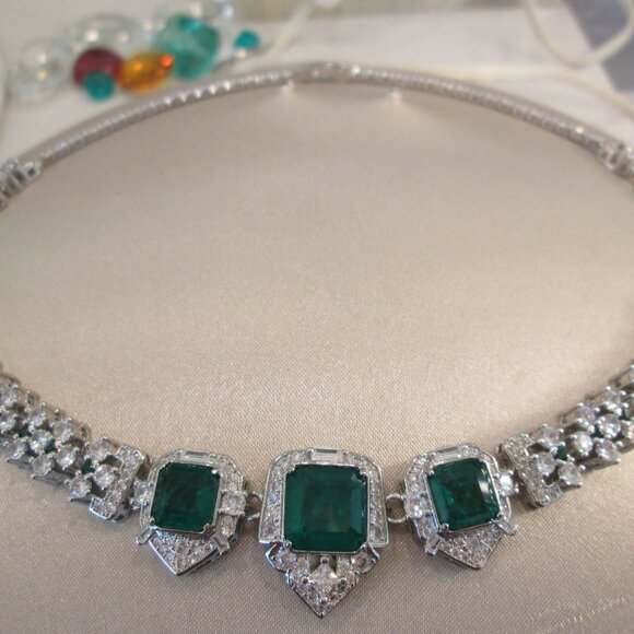 EMERALD GEMSTONE18k WHITE GOLD OVER SPLENDID NECKLACE EARRING SET - Picture 3 of 9